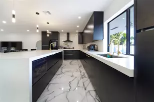 1850 NE 199th St, Miami, FL 33179 - Photo 3