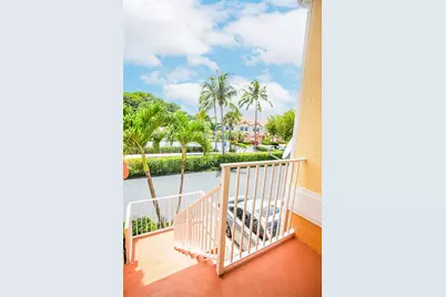 1998 NE 7th St #104, Deerfield Beach, FL 33441 - Photo 5