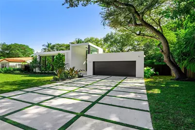 1002 NE 117th St, Biscayne Park, FL 33161 - Photo 3