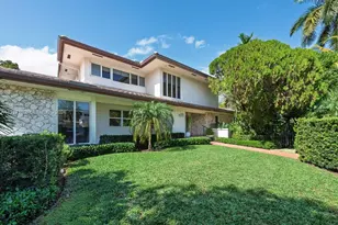 9400 E Broadview Dr, Bay Harbor Islands, FL 33154 - Photo 25