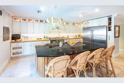 9400 E Broadview Dr, Bay Harbor Islands, FL 33154 - Photo 7