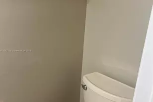 5306 W 26th Ave, Hialeah, FL 33016 - Photo 11