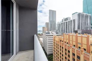 151 SE 1st St, Miami, FL 33131 - Photo 9