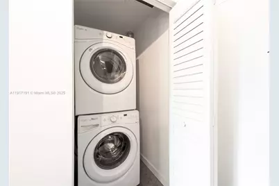 151 SE 1st St #1709, Miami, FL 33131 - Photo 19