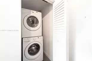 151 SE 1st St, Miami, FL 33131 - Photo 19