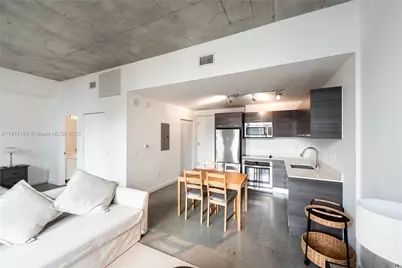 151 SE 1st St #1709, Miami, FL 33131 - Photo 3