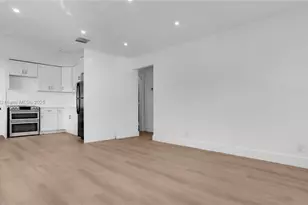 32 SW 9th St, Hallandale Beach, FL 33009 - Photo 1