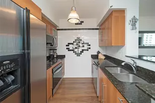 325 S Biscayne Blvd, Miami, FL 33131 - Photo 11