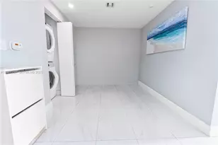 16385 Biscayne Blvd, North Miami Beach, FL 33160 - Photo 15