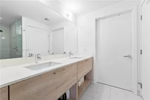 16385 Biscayne Blvd, North Miami Beach, FL 33160 - Photo 21