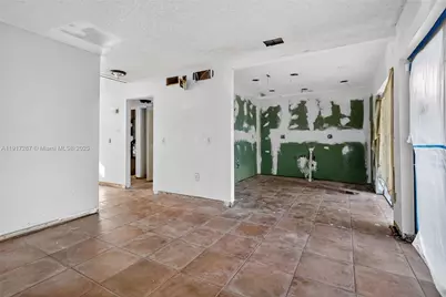 11053 SW 113th Pl, Miami, FL 33176 - Photo 7