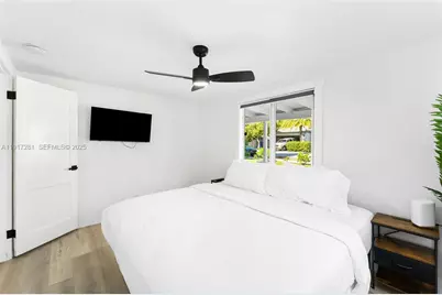 1464 NE 24th St, Wilton Manors, FL 33305 - Photo 13