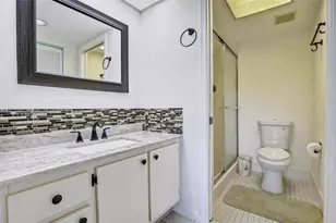 701 SW 128th Ave, Pembroke Pines, FL 33027 - Photo 19