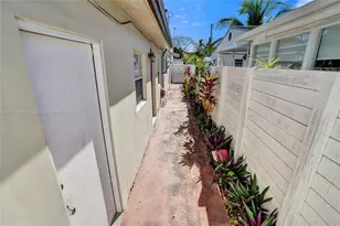 1310 N 24th Ave, Hollywood, FL 33020 - Photo 27