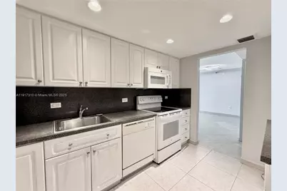 20505 E Country Club Dr #336, Aventura, FL 33180 - Photo 21