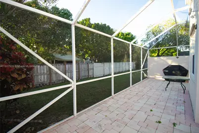 1562 NW 157th Ave, Pembroke Pines, FL 33028 - Photo 27