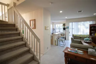 1562 NW 157th Ave, Pembroke Pines, FL 33028 - Photo 17