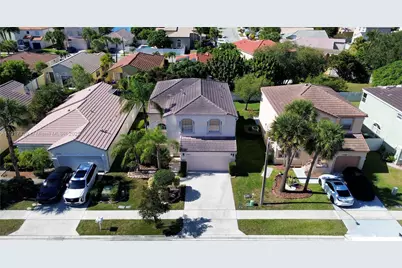 1562 NW 157th Ave, Pembroke Pines, FL 33028 - Photo 5