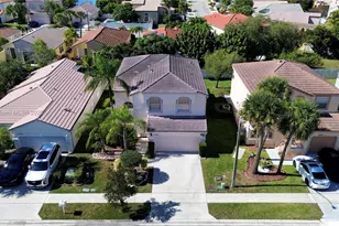1562 NW 157th Ave, Pembroke Pines, FL 33028 - Photo 5