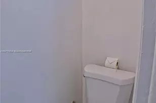 4271 NW 11th St, Miami, FL 33126 - Photo 9