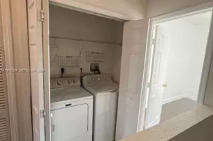 8305 NW 108th Ave, Doral, FL 33178 - Photo 17