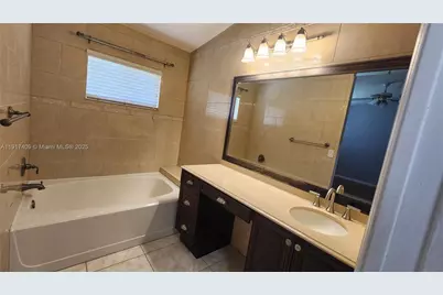 20886 NW 2nd St #20886, Pembroke Pines, FL 33029 - Photo 9