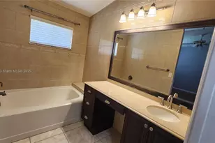 20886 NW 2nd St, Pembroke Pines, FL 33029 - Photo 9