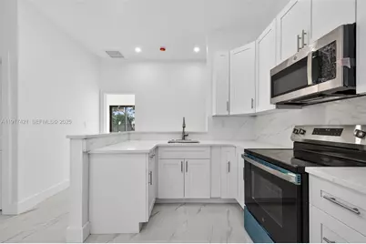 2250 NW 7th Ct, Fort Lauderdale, FL 33311 - Photo 9