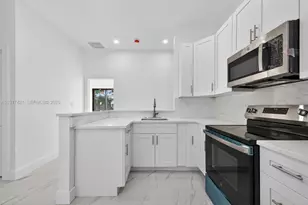 2250 NW 7th Ct, Fort Lauderdale, FL 33311 - Photo 9