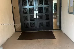 470 Executive Center Dr, West Palm Beach, FL 33401 - Photo 3