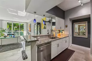 347 N New River Dr E, Fort Lauderdale, FL 33301 - Photo 13