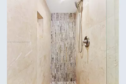 2202 S Cypress Bend Dr #204, Pompano Beach, FL 33069 - Photo 7