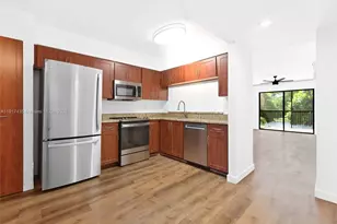 2202 S Cypress Bend Dr, Pompano Beach, FL 33069 - Photo 17