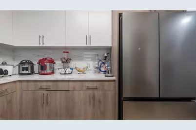 8390 NW 103rd St #102H, Hialeah Gardens, FL 33016 - Photo 9