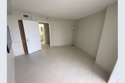 3400 NE 192nd St #1010, Aventura, FL 33180 - Photo 9