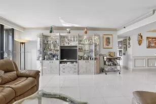 1000 W Island Blvd, Aventura, FL 33160 - Photo 13