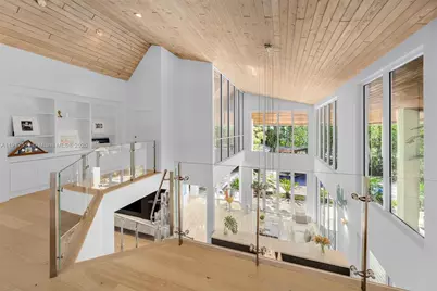 7150 W Lago Dr, Coral Gables, FL 33143 - Photo 17