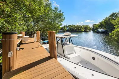 7150 W Lago Dr, Coral Gables, FL 33143 - Photo 57