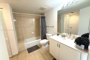 1750 N Bayshore Dr, Miami, FL 33132 - Photo 25