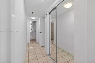 2401 Collins Ave, Miami Beach, FL 33140 - Photo 23
