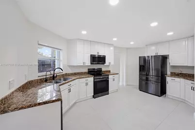 15658 SW 16th St, Pembroke Pines, FL 33027 - Photo 13