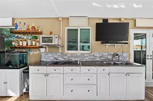 2508 W 71st Pl, Hialeah, FL 33016 - Photo 35