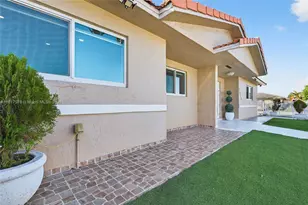 2508 W 71st Pl, Hialeah, FL 33016 - Photo 5