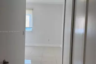 1050 Brickell Ave, Miami, FL 33131 - Photo 9