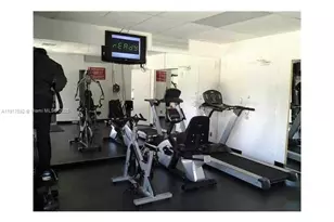 3475 N Country Club Dr, Aventura, FL 33180 - Photo 33