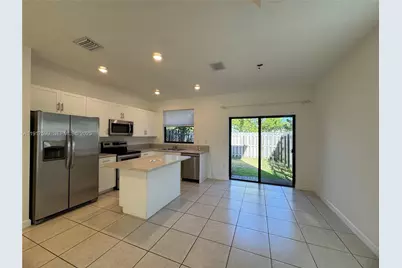 613 NE 208th Ter #613, Miami, FL 33179 - Photo 3
