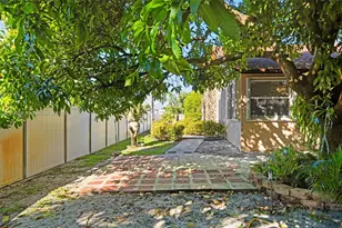 8920 NW 15th St, Pembroke Pines, FL 33024 - Photo 43