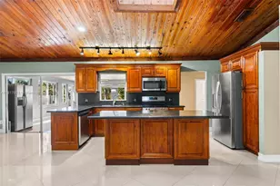 8920 NW 15th St, Pembroke Pines, FL 33024 - Photo 15