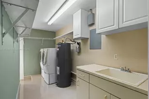 8920 NW 15th St, Pembroke Pines, FL 33024 - Photo 31