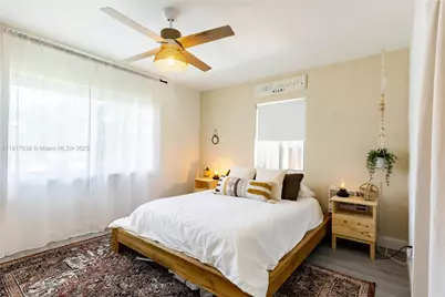 22 SE 13th Ter #2, Dania Beach, FL 33004 - Photo 11
